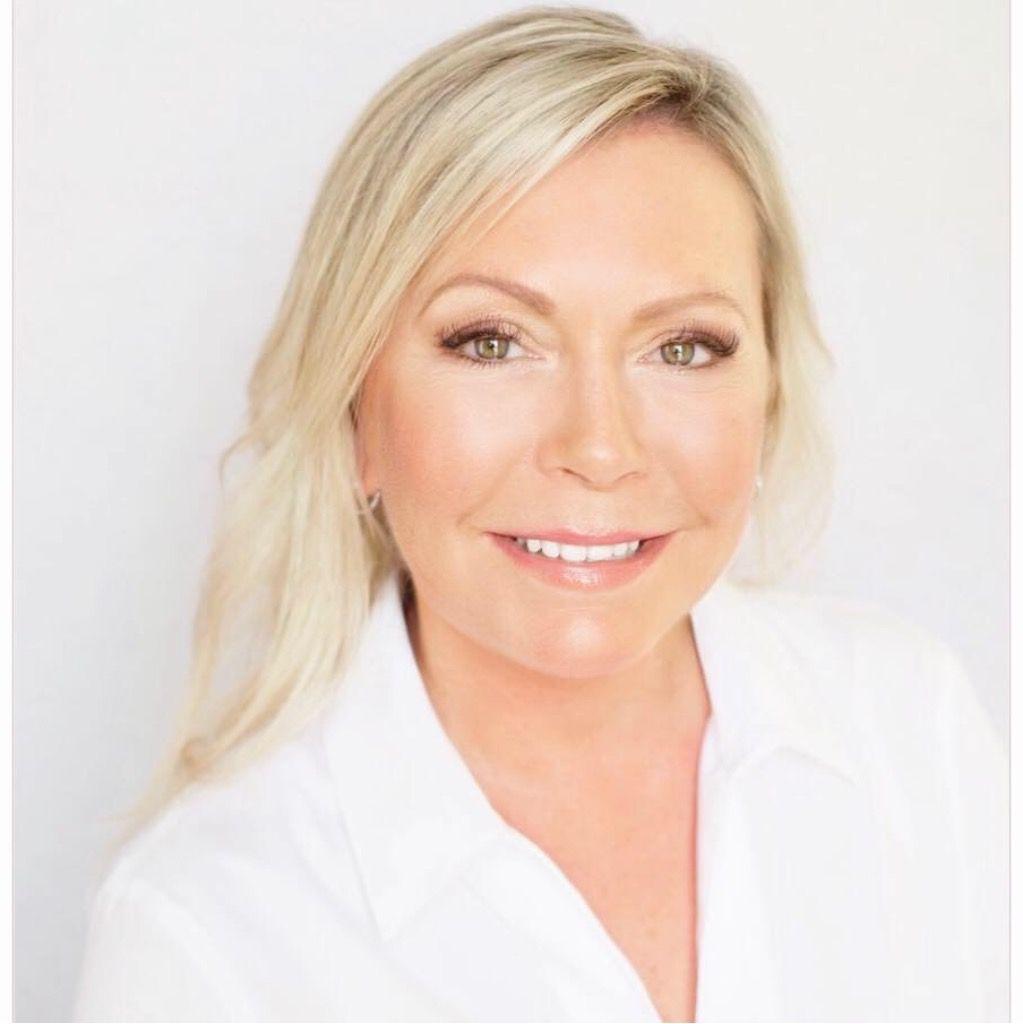 Carolyn Saunders, GRI