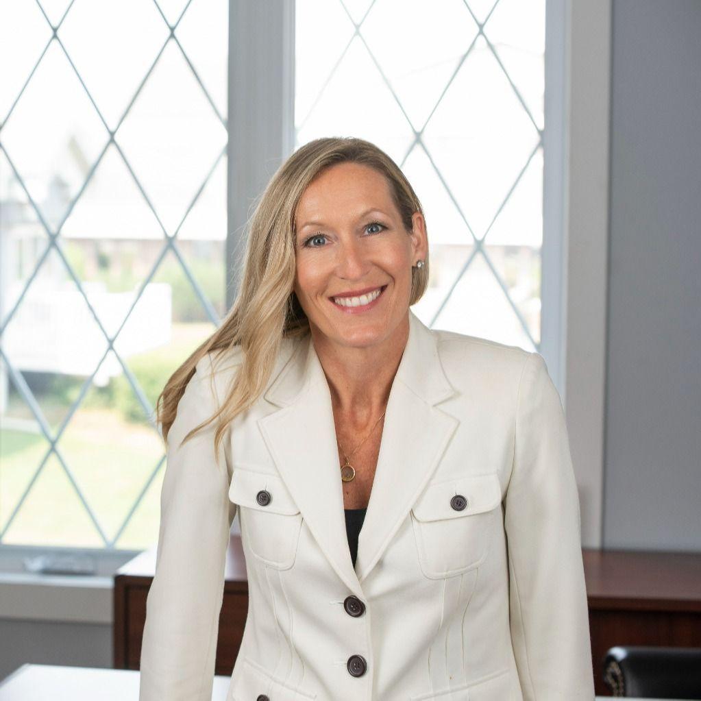 Christine Lannon, Broker