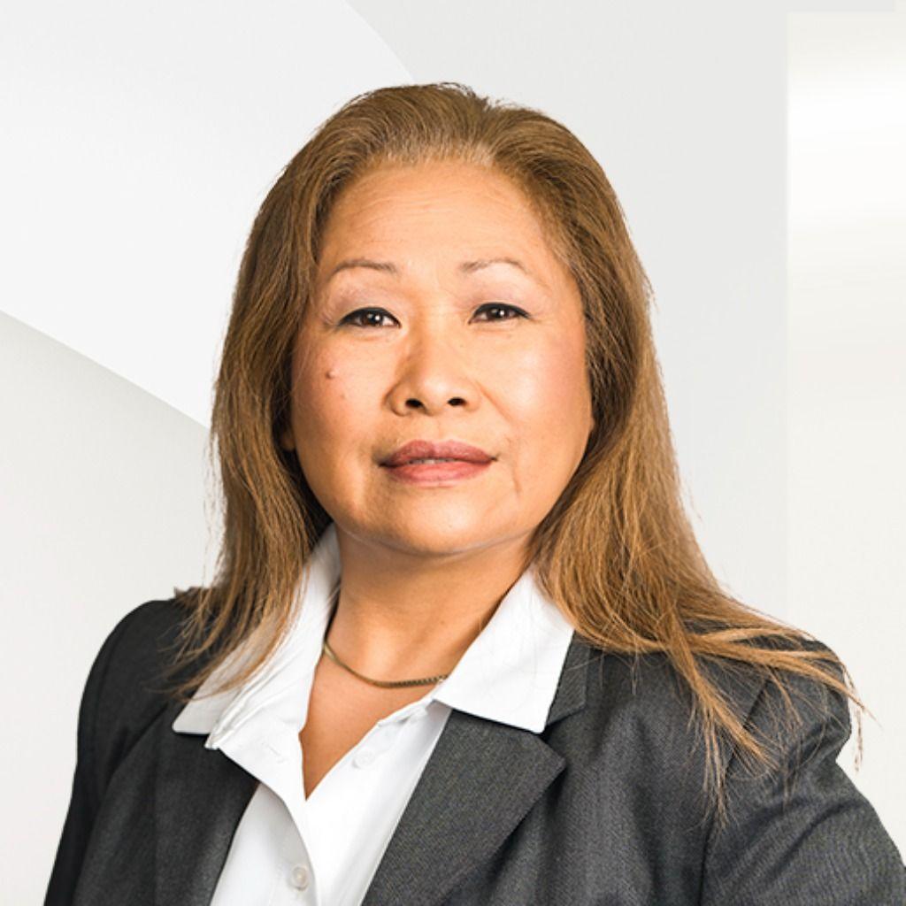 Jacqueline Tai, Broker