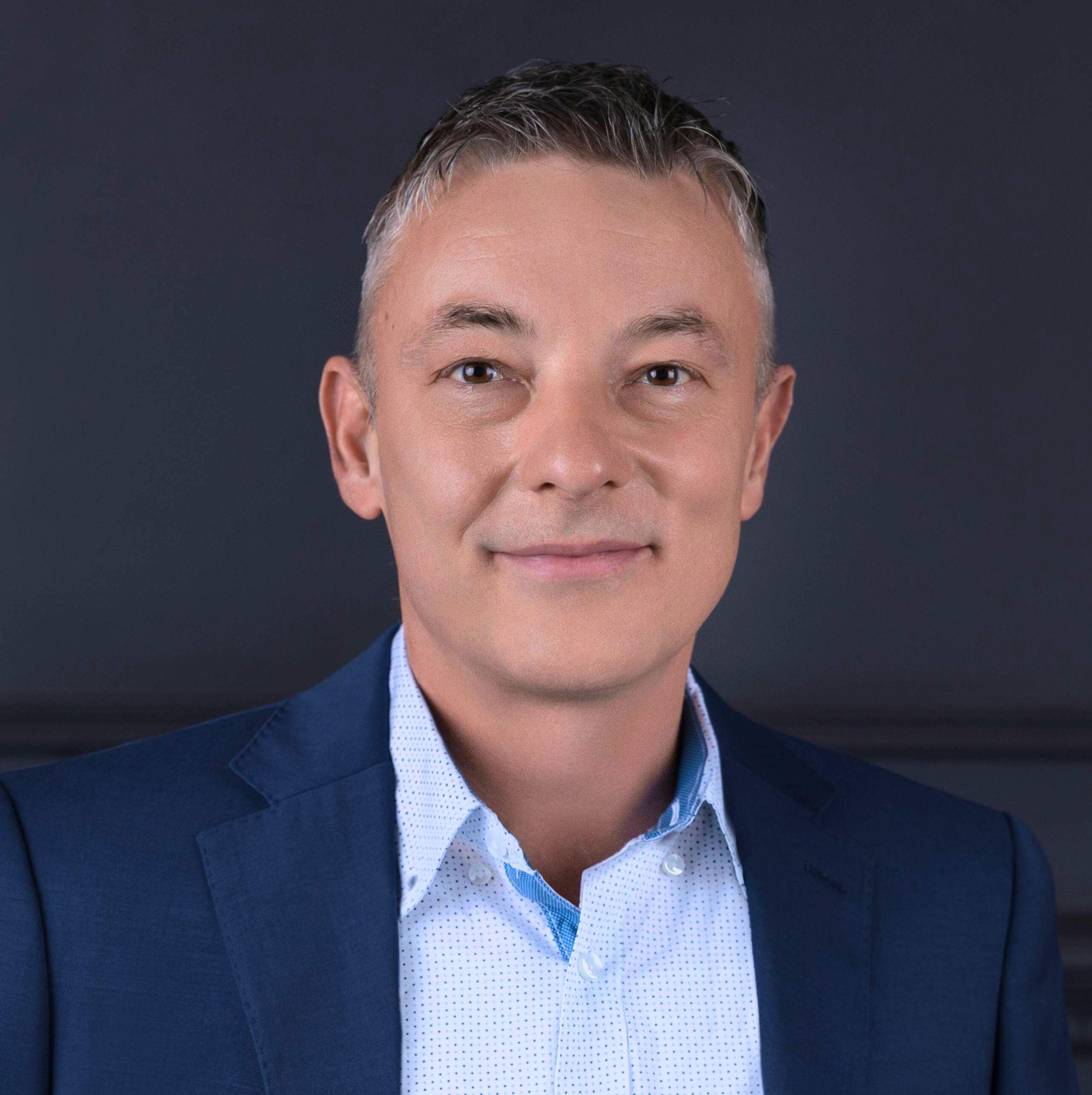 Minya Kravic, Realtor