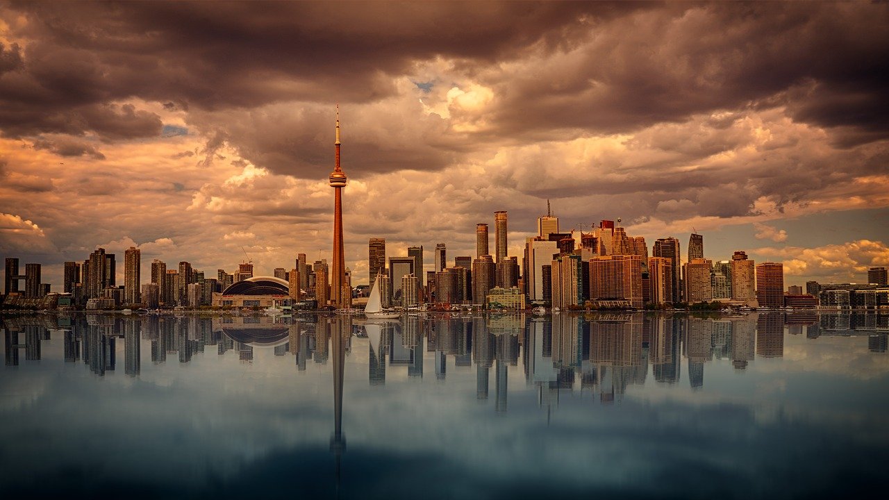 1,224 Toronto Real Estate Stock Photos, Pictures & Royalty-Free Images -  iStock