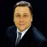 Dwayne Swan, Broker.