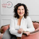 Antonella Perri, Broker