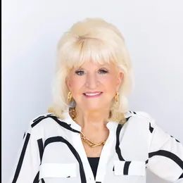 realtor photo